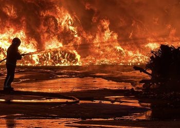 Incendio en una planta de reciclaje en Arganda del Rey