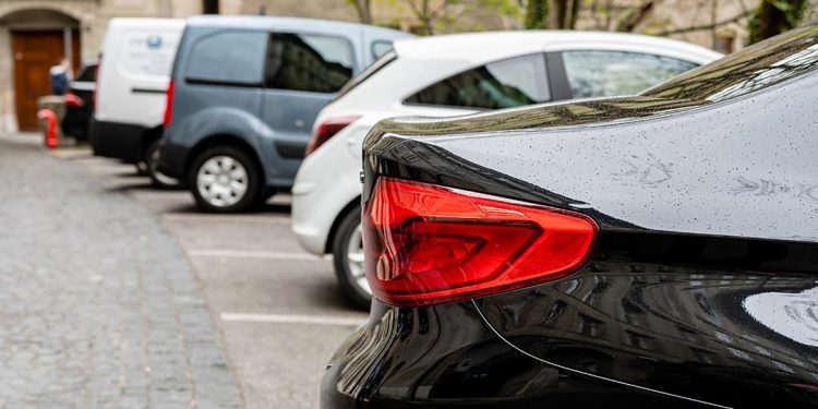 La nueva regulación de la ORA facilitará el aparcamiento prioritario y gratuito para residentes