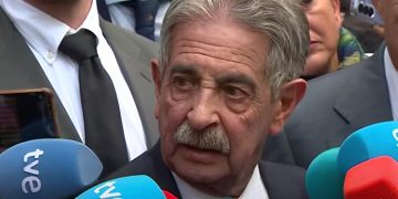 acto de conciliación entre Miguel Ángel Revilla y Juan Carlos I