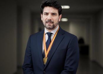 Ricardo Megías recibe la Medalla del Conocimiento Turístico