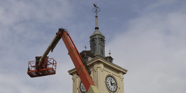 Ayuntamiento Alcalá de Henares nido cigüeña